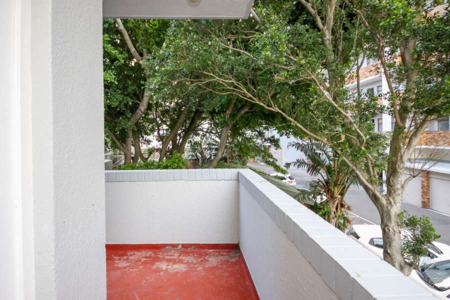 To Let 1 Bedroom Property for Rent in Sea Point Western Cape